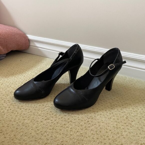 Black Heels, Size 10 - Picture 2 of 10